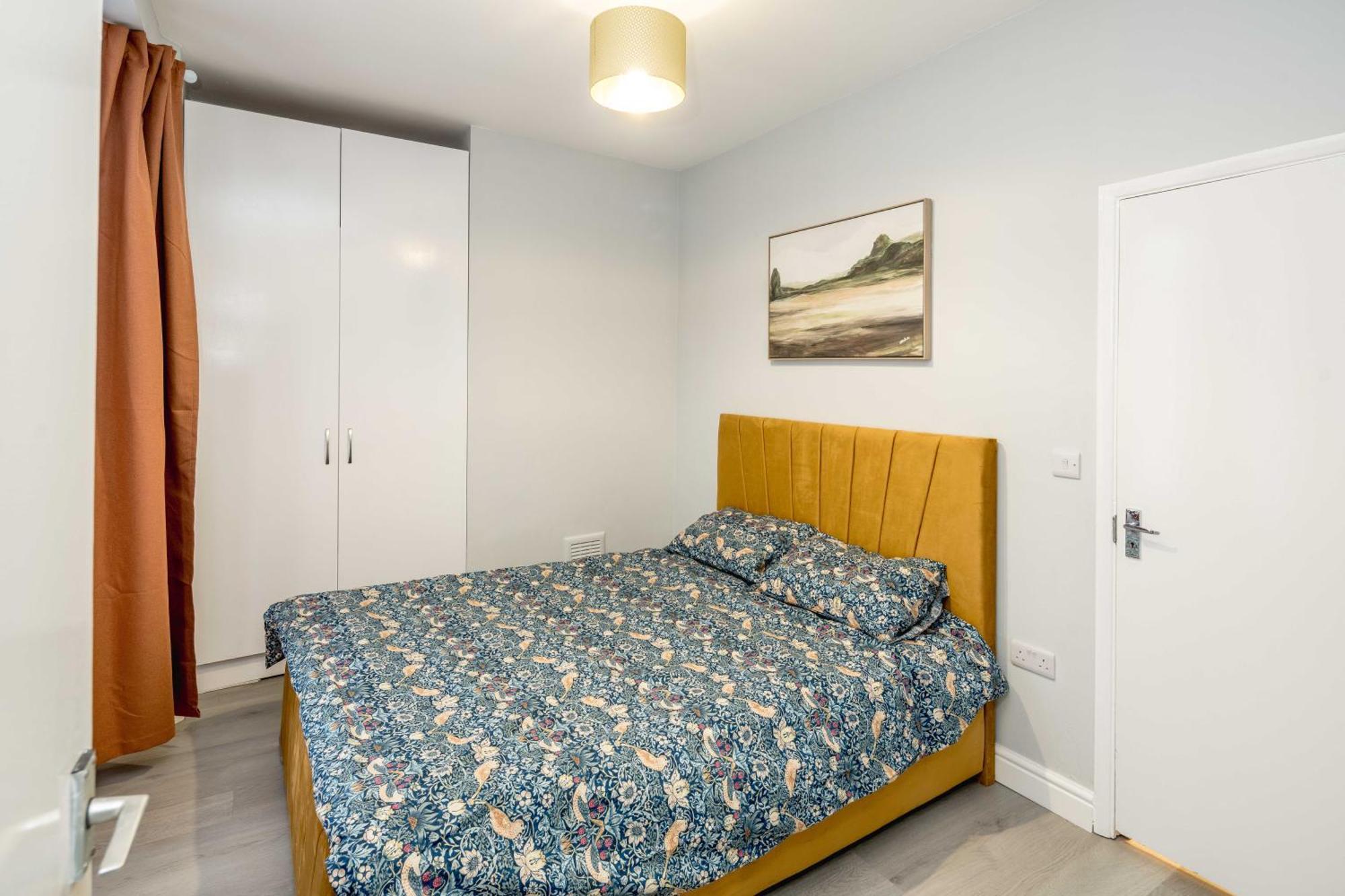 בדפורד Free Parking, 2 Beds,Close To Train Station מראה חיצוני תמונה